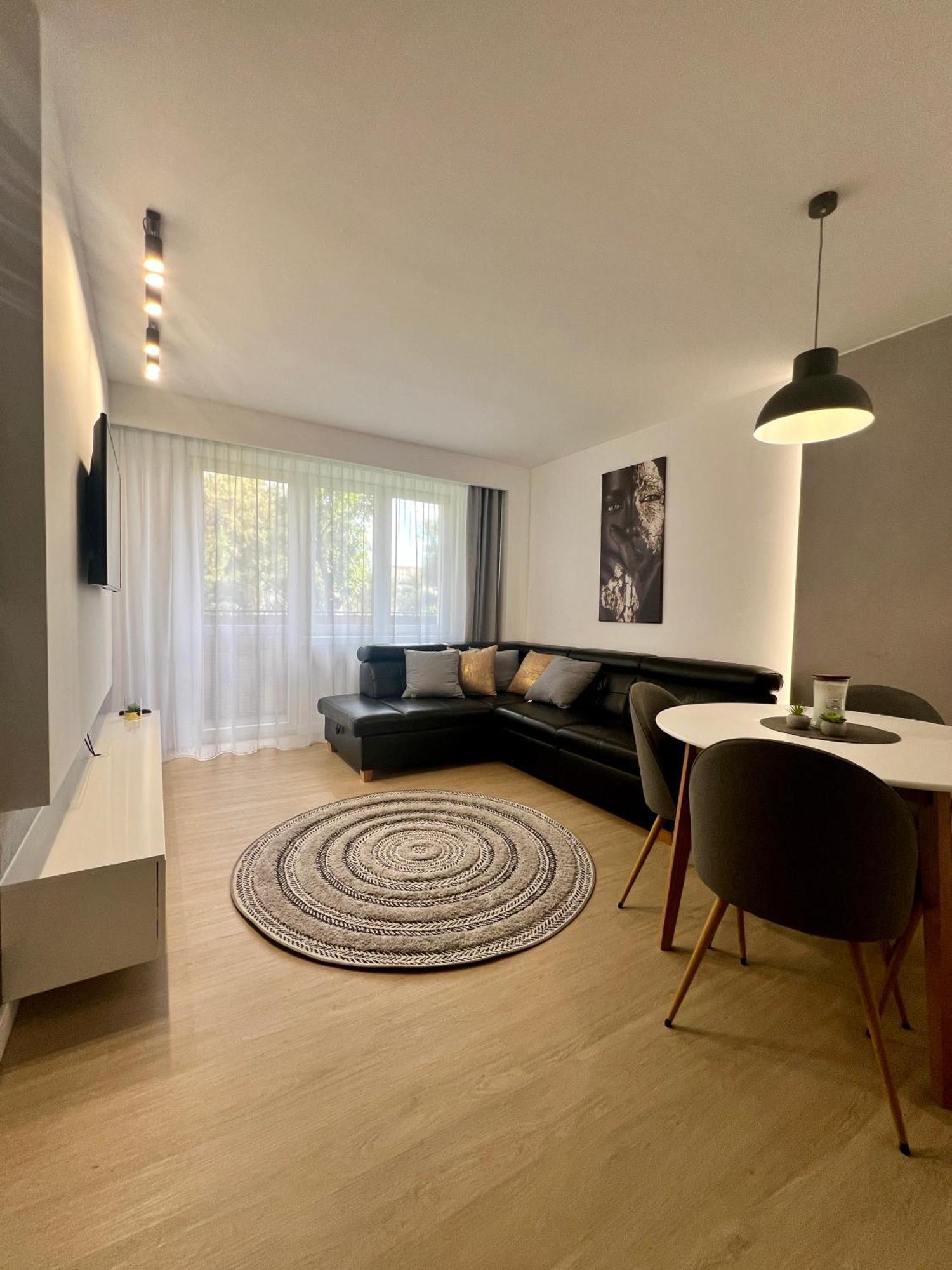 M&S Lux Apartments Kochanowskiego Łódź Buitenkant foto